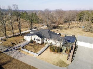 6101 Vollmer Ln, Godfrey, IL 62035