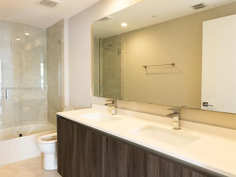 488 NE 18th St #311 — Photo 20