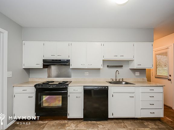 5th image of 2499 Bluelark Dr