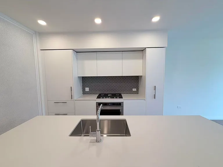 1500 Scott Cres #408 — Photo 5