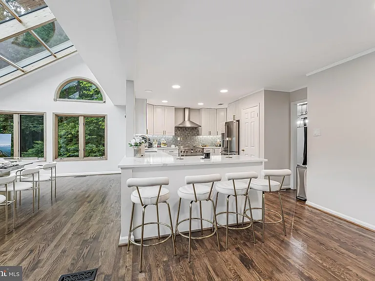 8424 Holly Leaf Dr — Photo 9