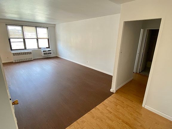 5th image of 47 Davis Ave Floor 4H-4