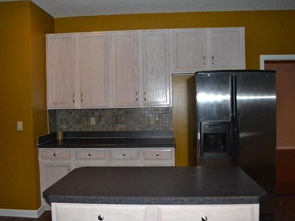 5th image of 3029 Tower Oaks Dr