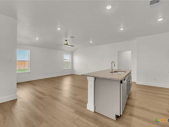 5th image of 2406 Healy Dr