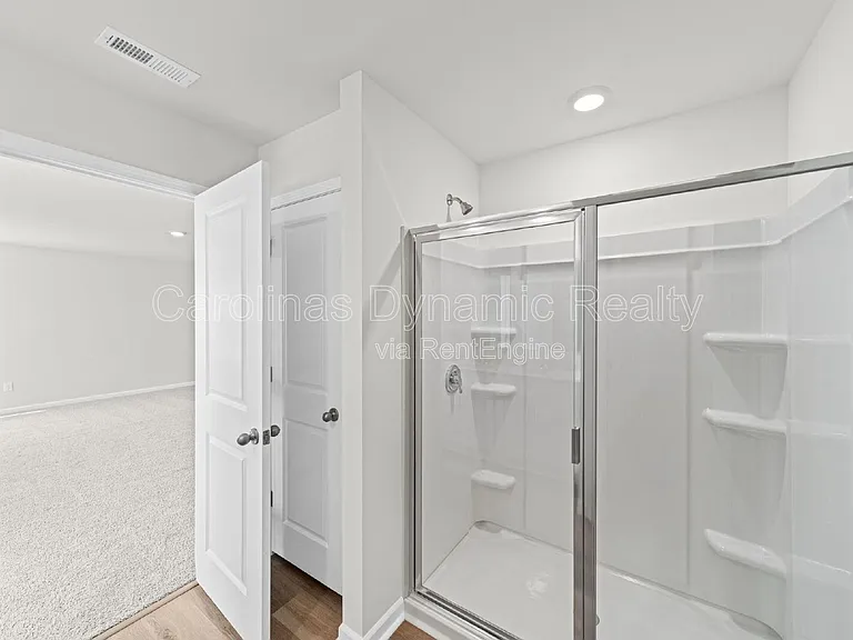 204 Calvin Creek Dr — Photo 27