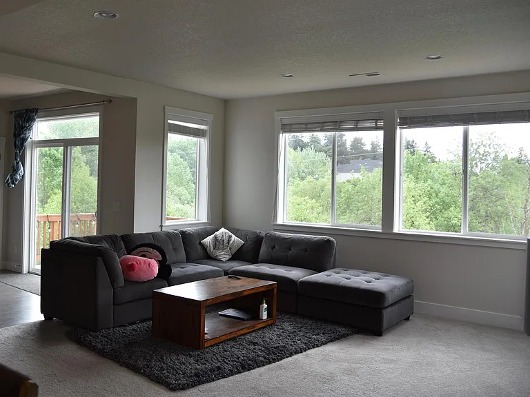 Open window privacy throughout with beautiful views.