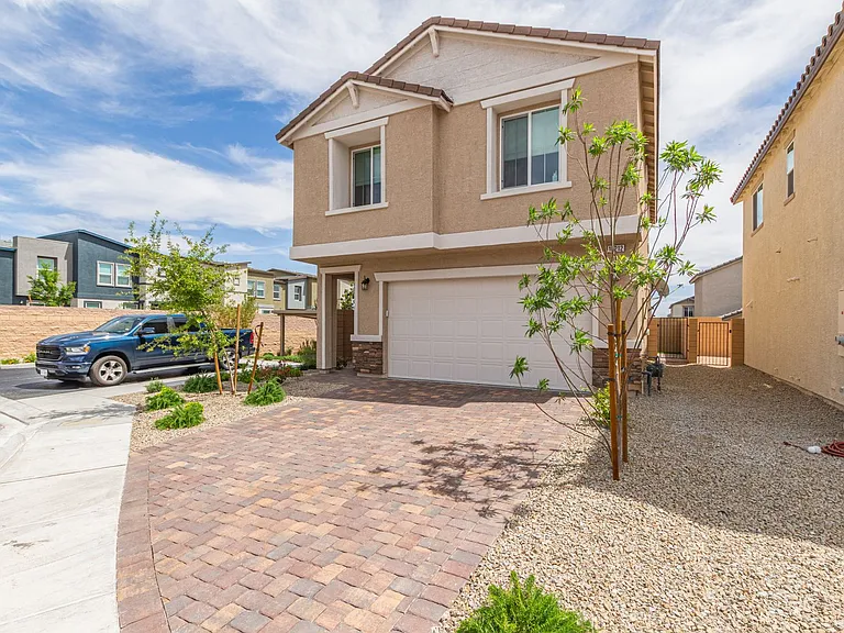 10212 Starlit Canyon Ct — Photo 3