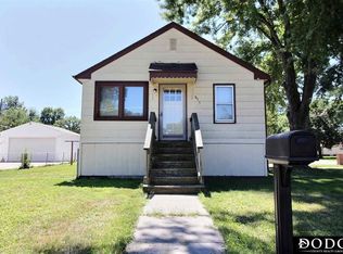 855 W 10th St, Fremont, NE 68025