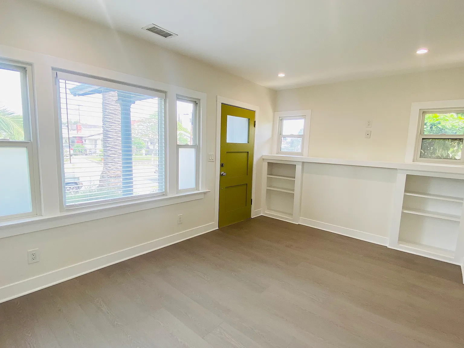 2 bed, 1000 sqft, $3,150 — Photo 3