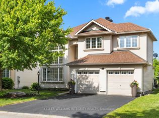 16 Blackshire Cir, Ottawa, ON K2J5L8