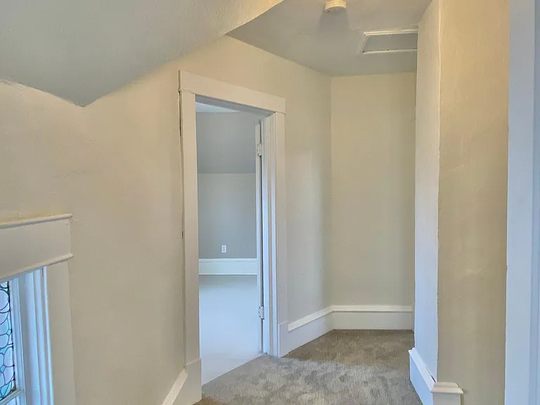 802 N Holcombe Ave — Photo 15