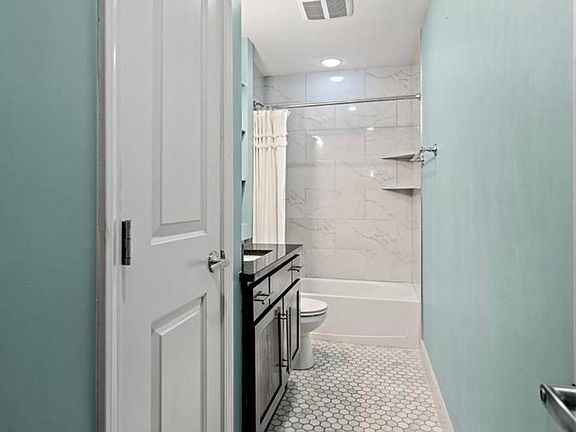 5th image of 2940 Baltimore Ave Unit 3