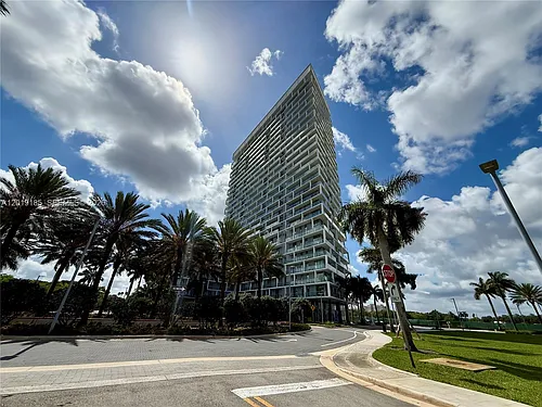 2000 Metropica Way Photo 1