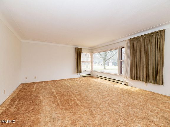 5th image of 3720 Midway Ave