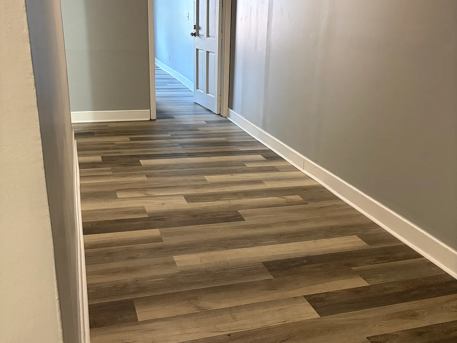 2 bedrooms/ 1 bathroom with kitchen in downtown Elizabeth — Photo 1
