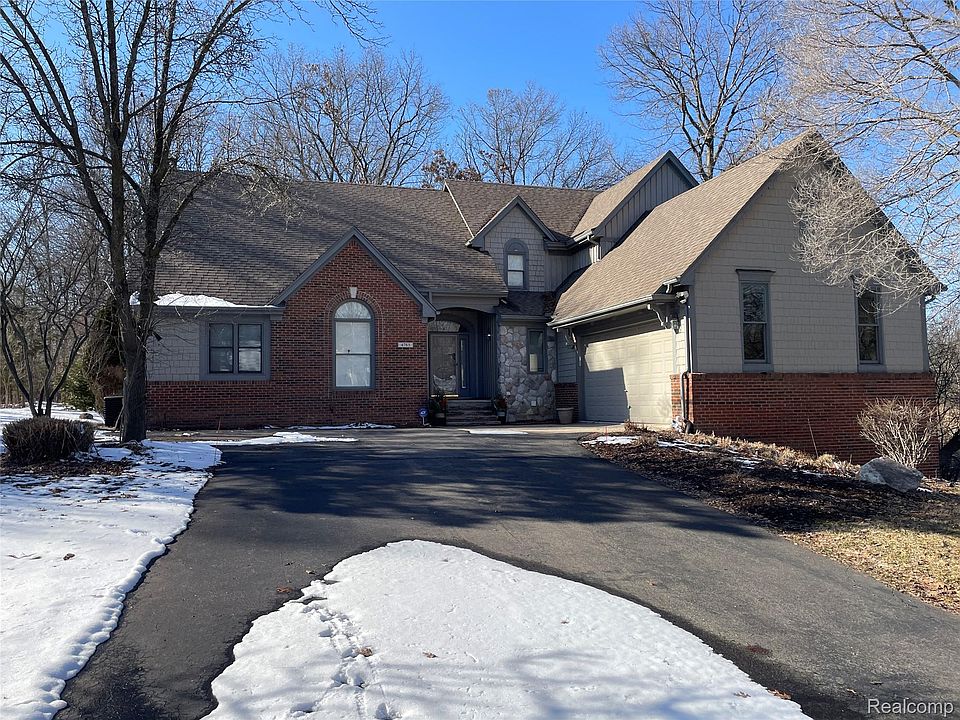1st image of 4765 Woodbine Cir