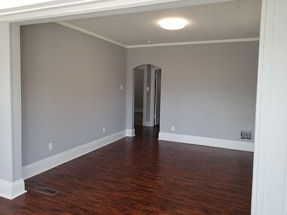 3rd image of 8959 Burton Ave