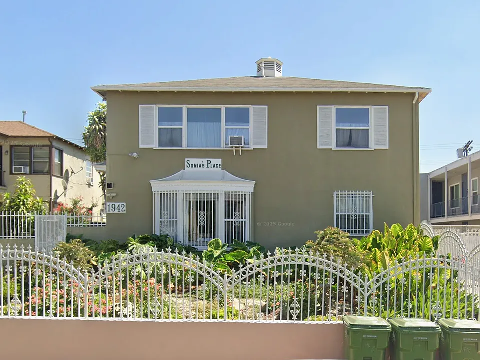 1942 S Rimpau Blvd #1/2