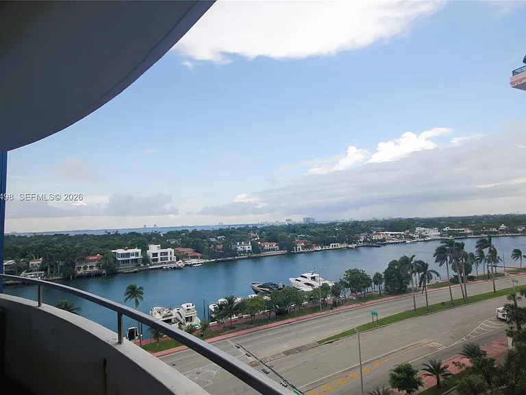 5161 Collins Ave #1004 — Photo 4