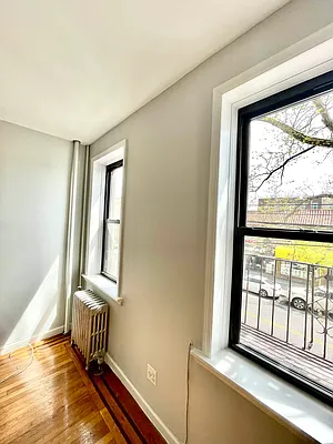 Rented by Pear NYC LLC | media 18