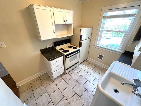3rd image of 933 12th Ave #935