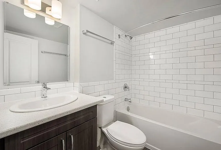 470 Wellington St N — Photo 21