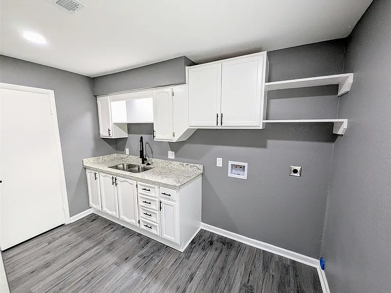 2015 Rosalee St #4 — Photo 9