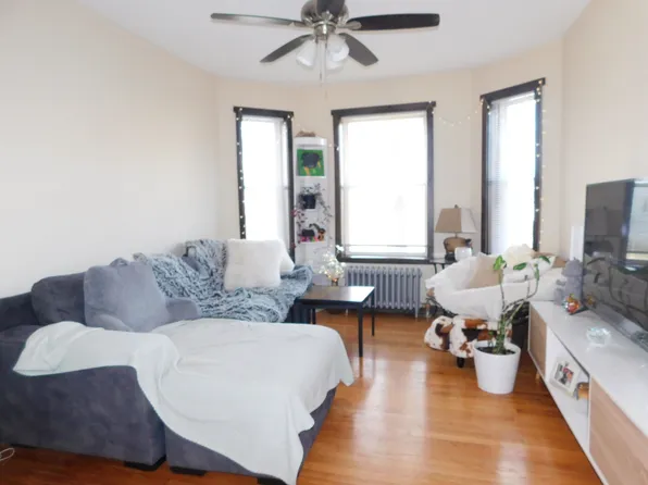 5705 W Catalpa Ave #1, Chicago, IL 60630