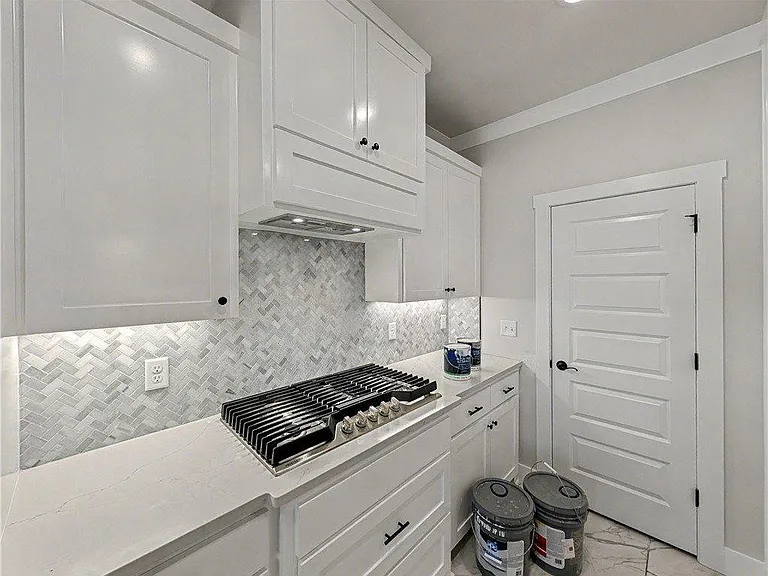 6906 Basswood Ave — Photo 5