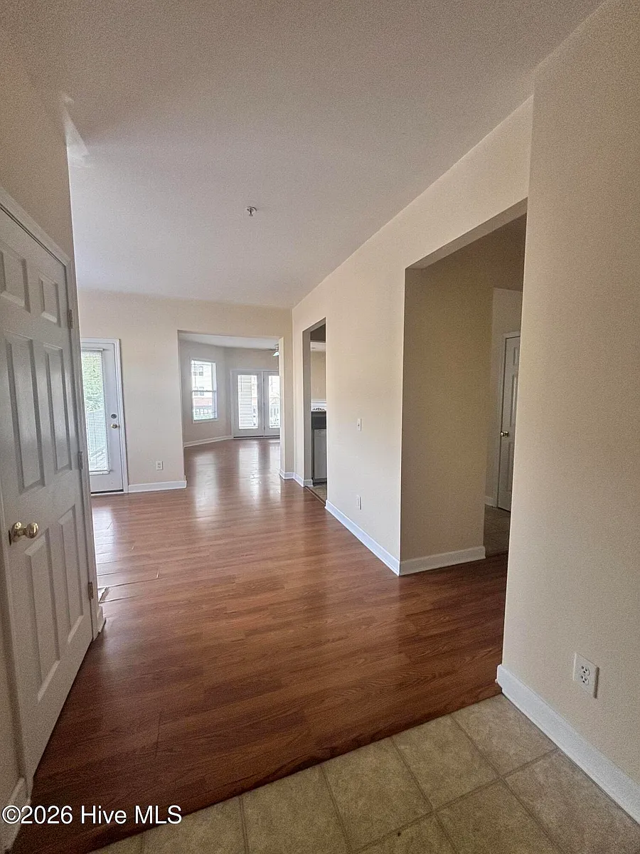 Building Photo - 712 Indica Ct #201