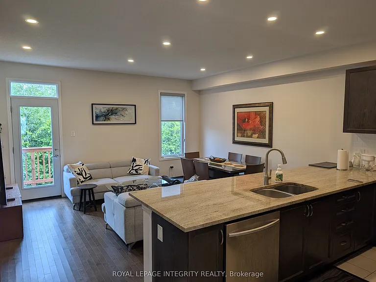 3230 Harvester Cres — Photo 5