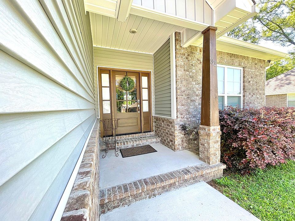 2nd image of 34 Westhaven Dr