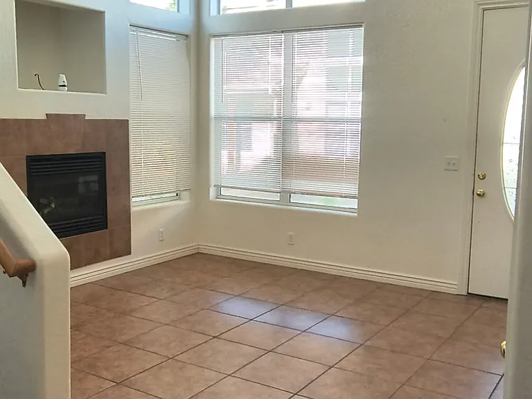 1481 E Ivy Ln #1 — Photo 5