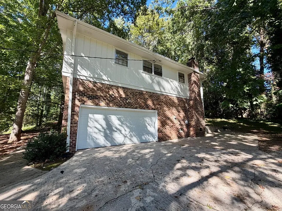 380 Shelton Woods Ct