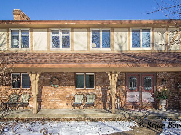 3rd image of 7210 Packer Dr NE