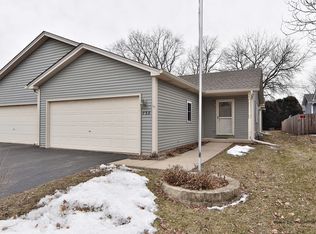 738 Harmony Ct, North Aurora, IL 60542