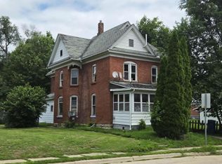 440 Bowen St, Savanna, IL 61074
