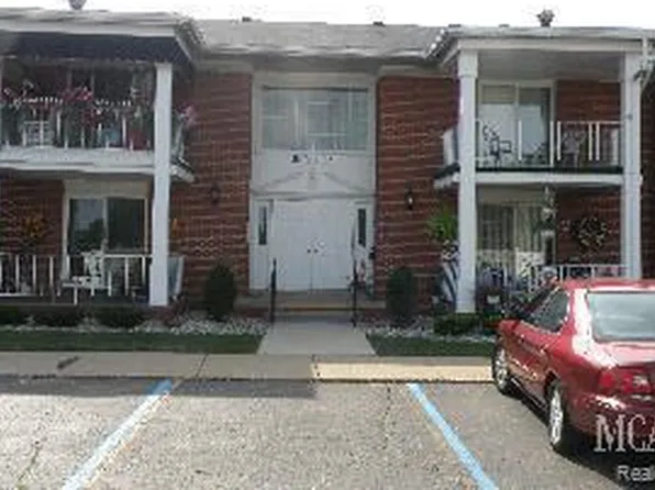 1900 Fort St APT 3, Trenton, MI 48183