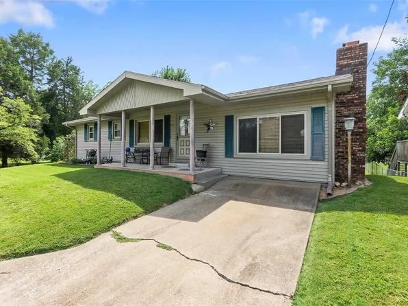 417 4th St E, Scott City, MO 63780