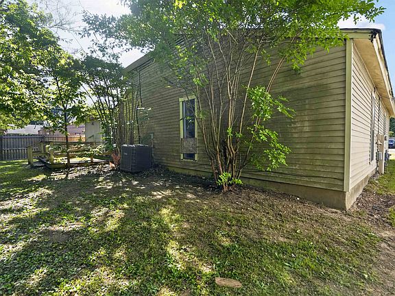 4th image of 3372 Spring Shadow Dr