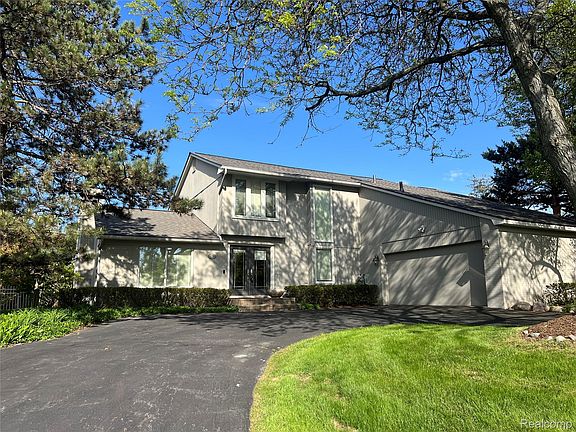 2nd image of 3958 Winterset Ct