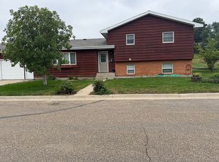 414 Hoover St, Plentywood, MT 59254