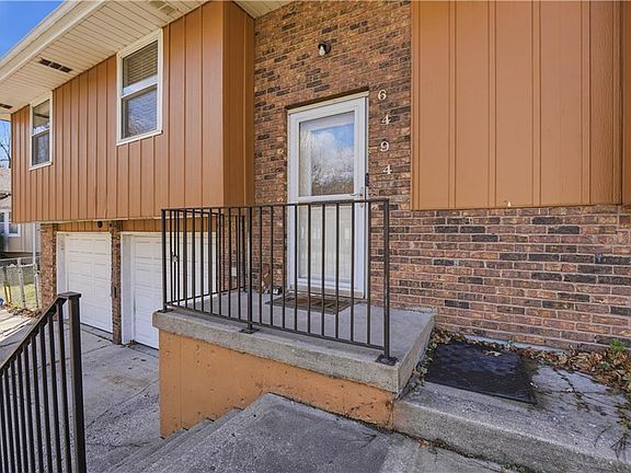 5th image of 6494 N Delta Ave