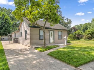 6816 Marvin St, Taylor, MI 48180