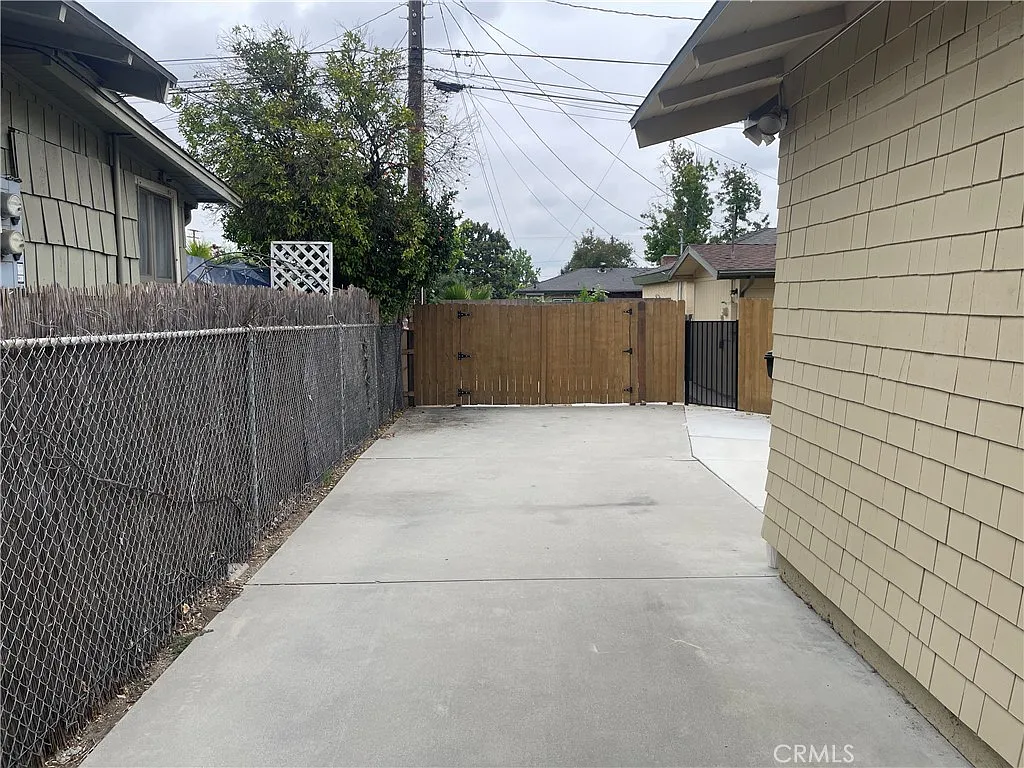 1 bed, 550 sqft, $1,995 — Photo 3