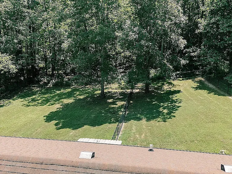 Building Photo - 117 Shadow Rock Dr