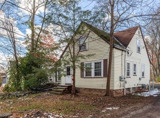 7030 Columbia Rd, Olmsted Township, OH 44138