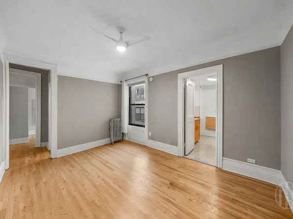 3115 Broadway image 2 of 12