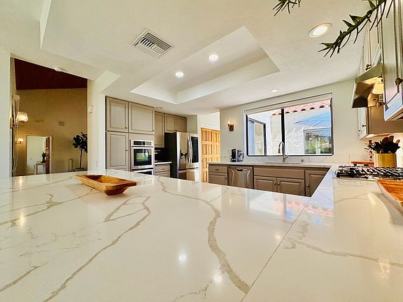 2nd image of 49435 Avenida Club La Quinta