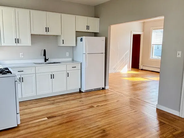 220 Haffards St Floor 1, Fall River, MA 02723